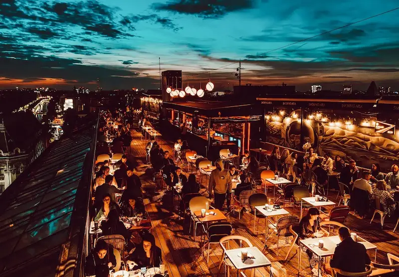 Tur Bucuresti de seara cu lumini si rooftop